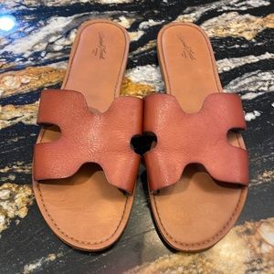 Universal Thread Sandals
